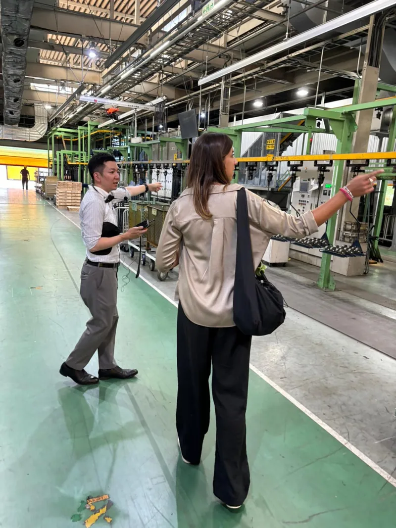 Visita de Lindis a las instalaciones de NBK en Japón